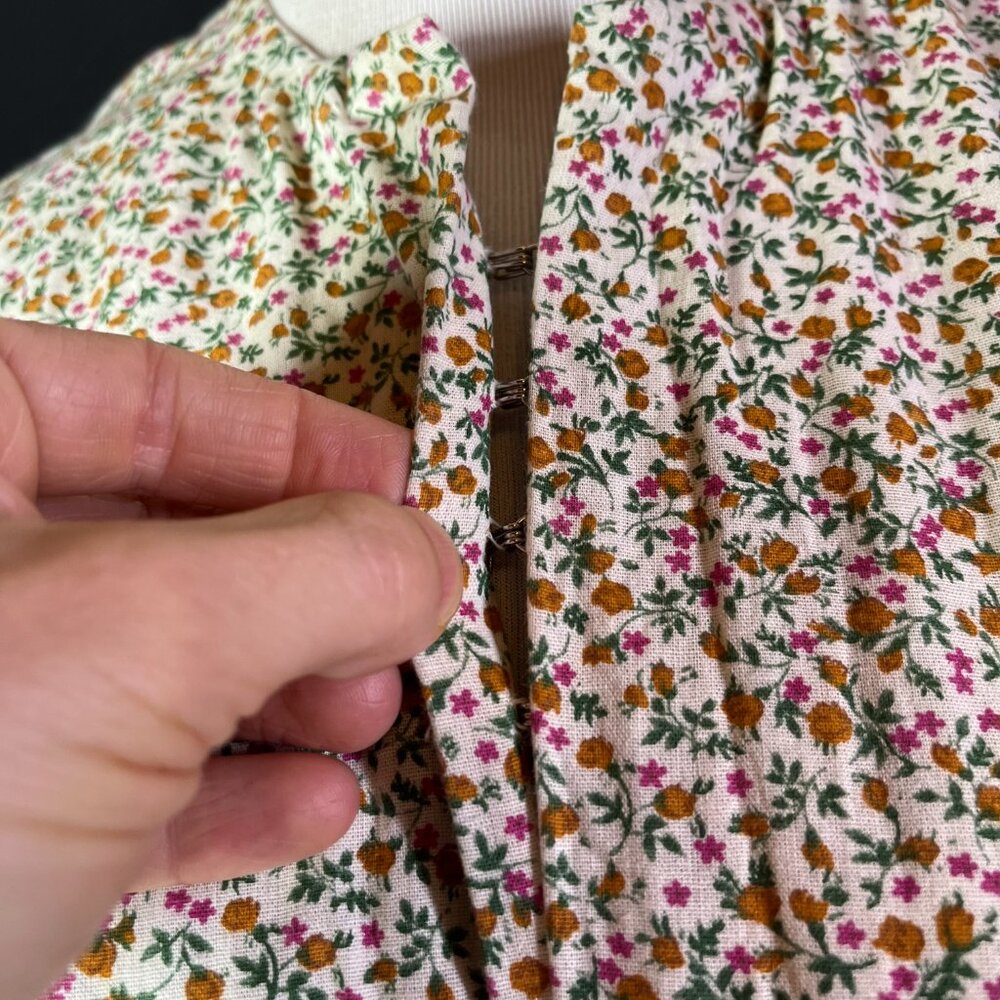 Homemade Amish Dress Floral Long Sleeve Hook-Front - Picture 10 of 13